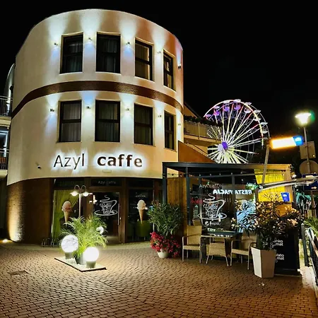 Azyl أوسترونيه مورسكية