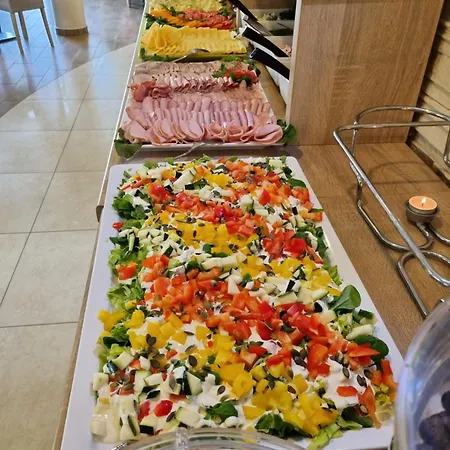 Azyl فندق مبيت وإفطار أوسترونيه مورسكية