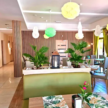 Azyl 3* Устроне-Морске