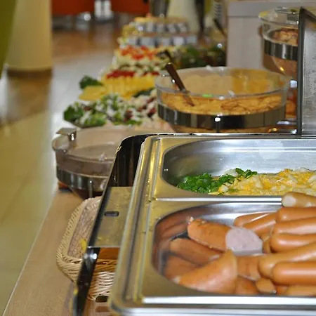 Azyl فندق مبيت وإفطار 3*