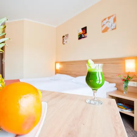 Azyl Устроне-Морске