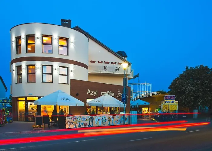 Azyl Ustronie Morskie